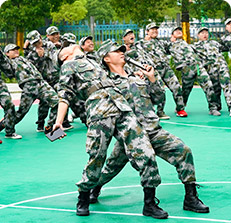 入學軍訓