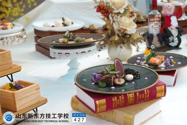 山東新東方學子展臺作品