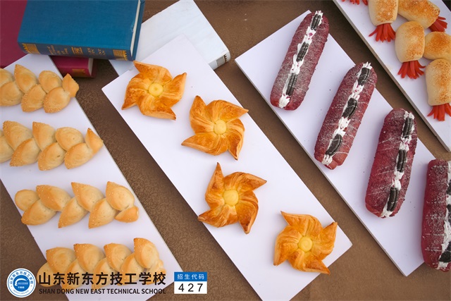 山東新東方學子展臺作品